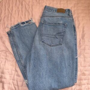 American Eagle Light Wash High-Rise Mom Jeans - Blue